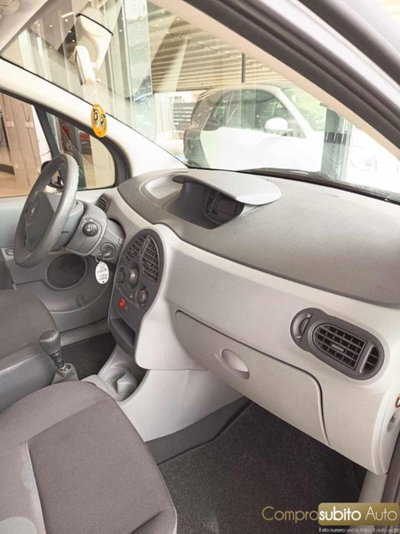 Renault Modus 1.2 16V Confort Dynamique (9)