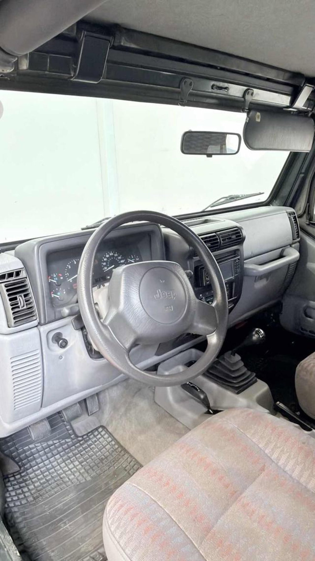 Jeep Wrangler 2.5 cat Soft top (EU) (9)