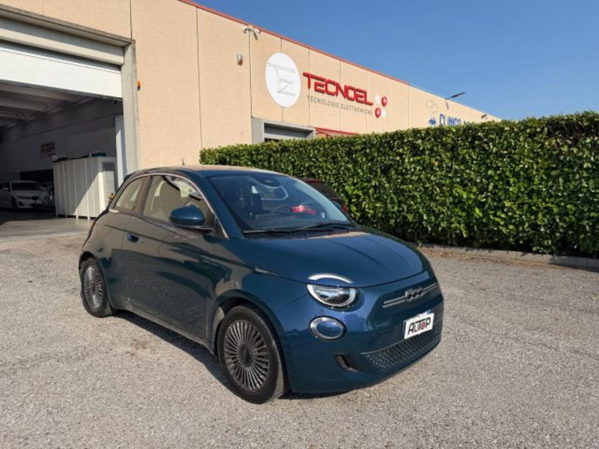 Fiat 500e Icon Berlina 42 kWh (3)