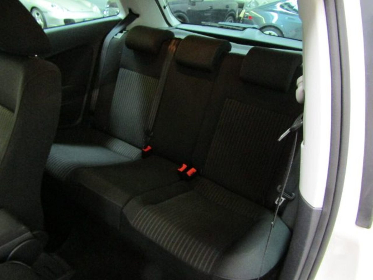 Volkswagen Polo 1.4 3 porte Highline (12)