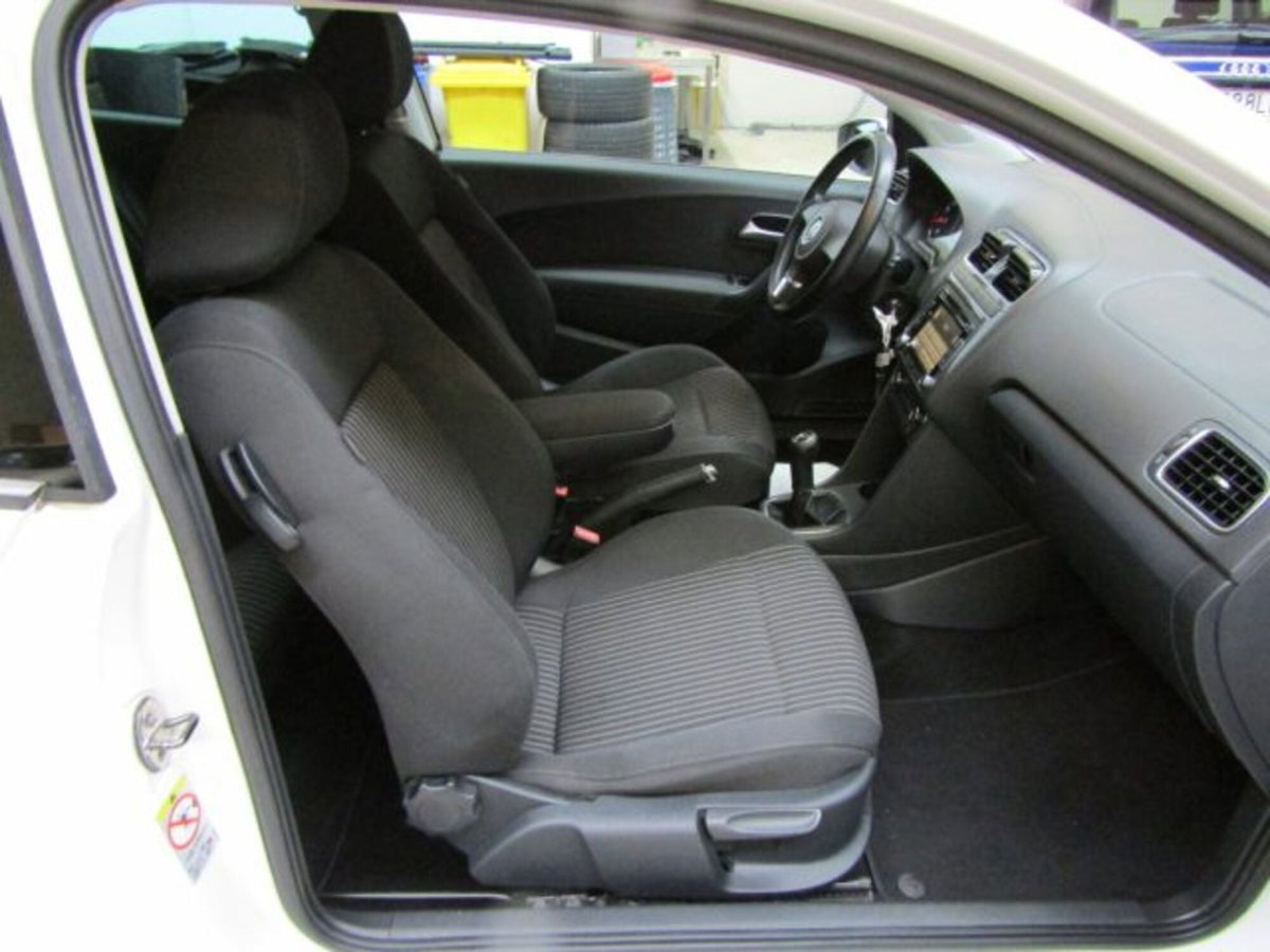 Volkswagen Polo 1.4 3 porte Highline (14)