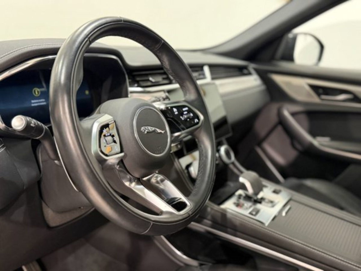 Jaguar F-Pace 2.0 D 204 CV AWD aut. R-Dynamic Black (12)