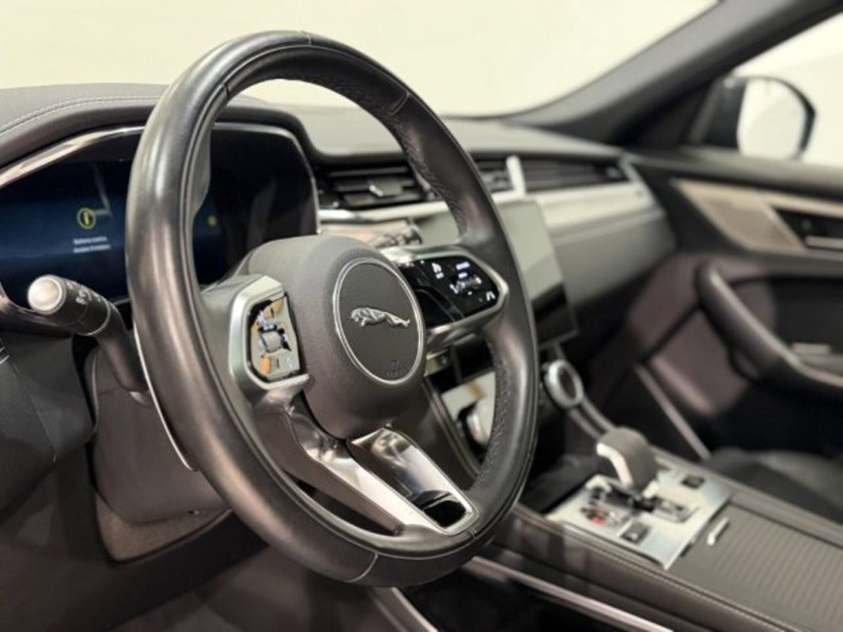 Jaguar F-Pace 2.0 D 204 CV AWD aut. R-Dynamic Black (13)