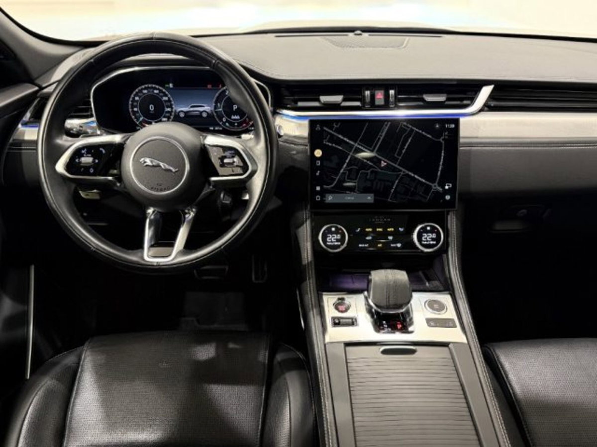 Jaguar F-Pace 2.0 D 204 CV AWD aut. R-Dynamic Black (19)