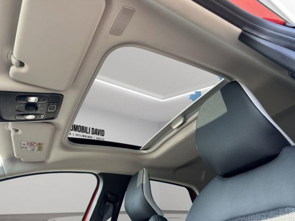 Renault Captur Full Hybrid E-Tech 145 CV Techno (13)