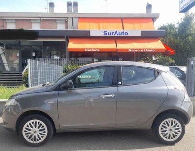 Lancia Ypsilon 0.9 TwinAir 5 porte Metano Ecochic Silver usata