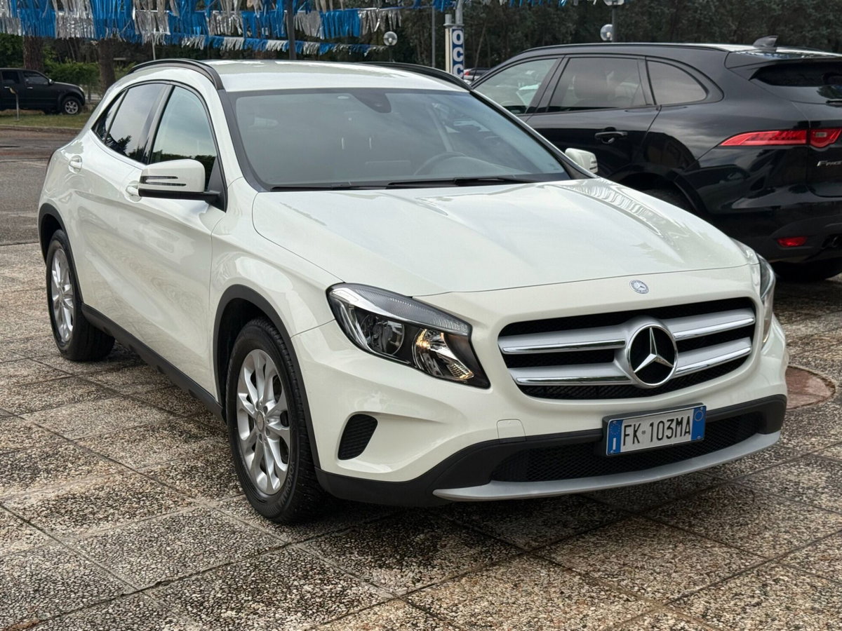 Mercedes-Benz GLA SUV 180 d Business (13)