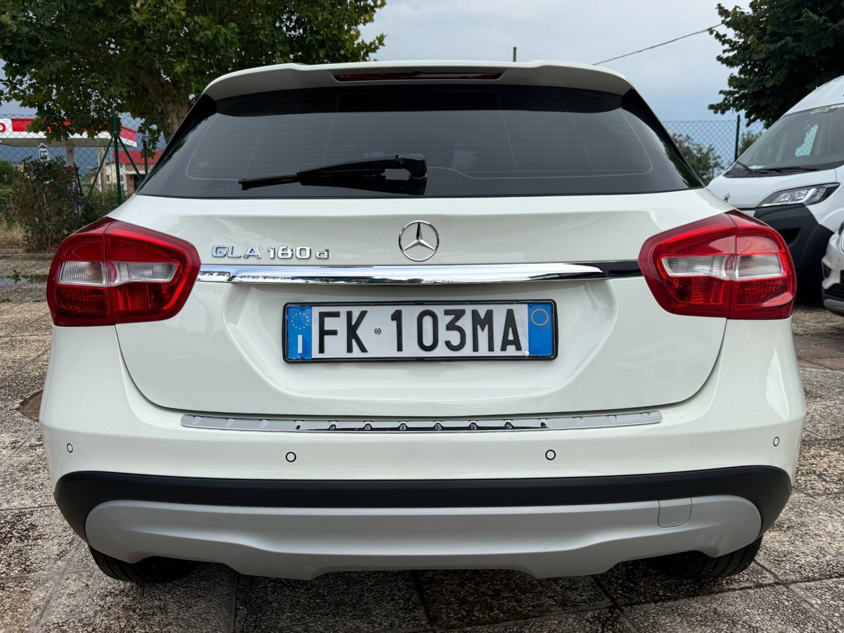 Mercedes-Benz GLA SUV 180 d Business (15)