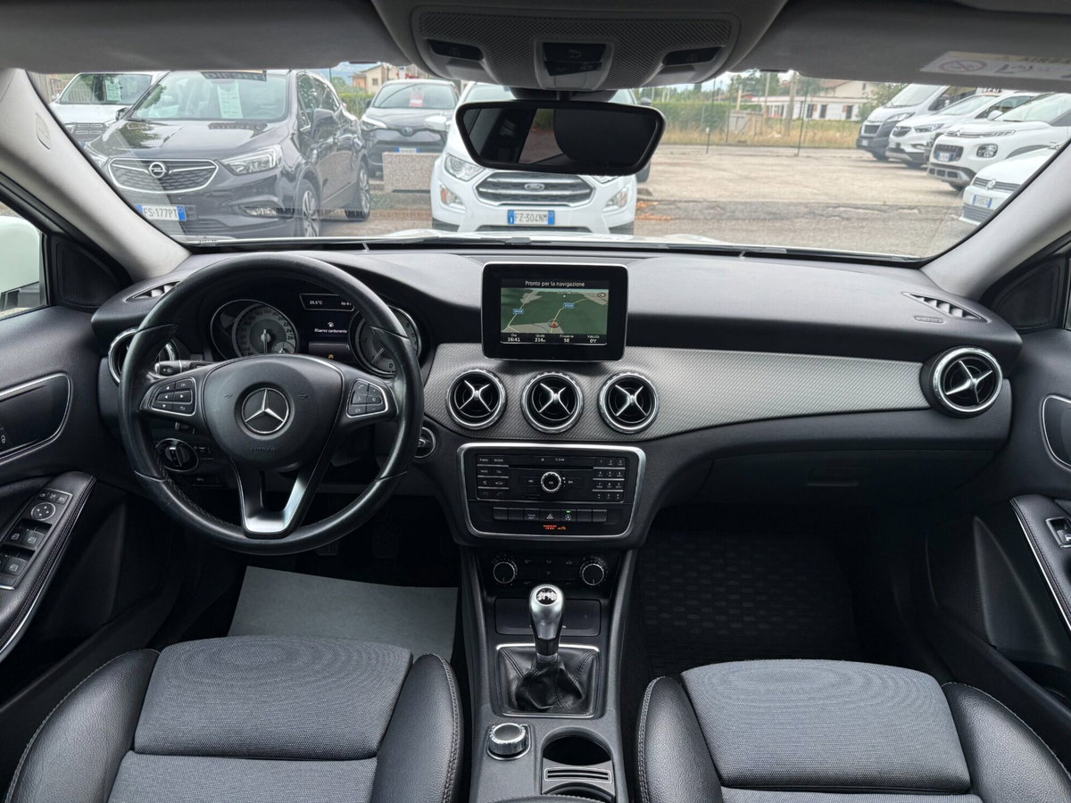 Mercedes-Benz GLA SUV 180 d Business (20)