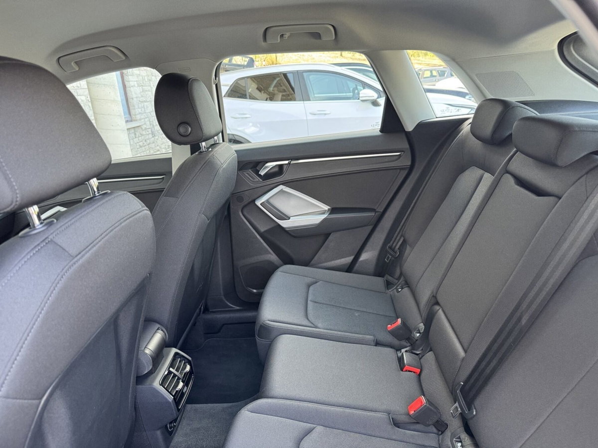 Audi Q3 35 TDI quattro S tronic Business Advanced (15)