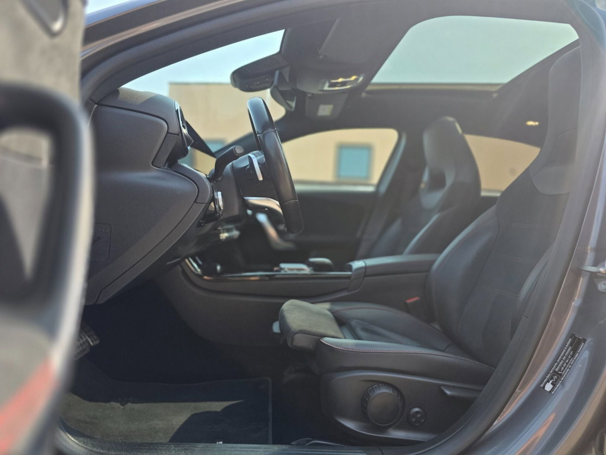 Mercedes-Benz Classe A 180 d Automatic Premium (9)