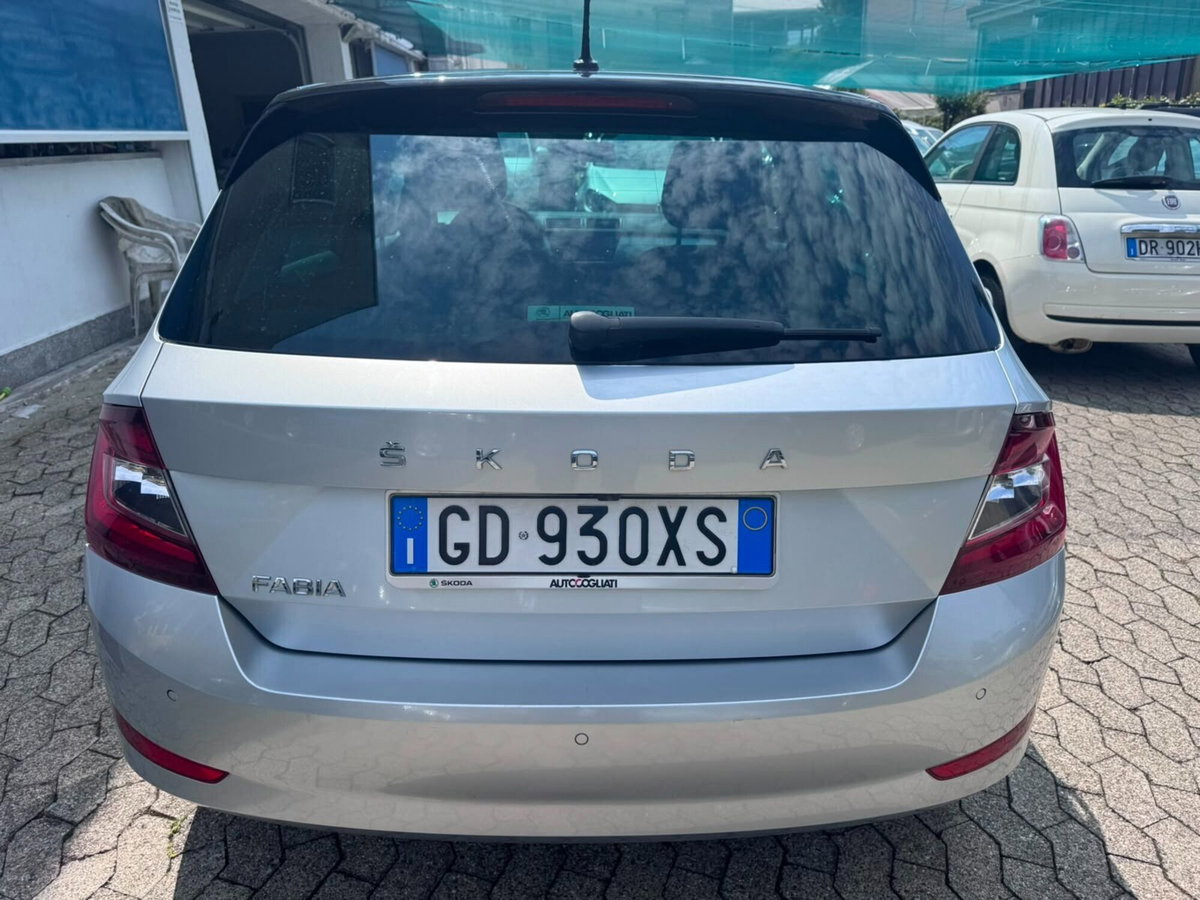 Skoda Fabia 1.0 MPI 60 CV Twin Color Design Edition Argento (5)