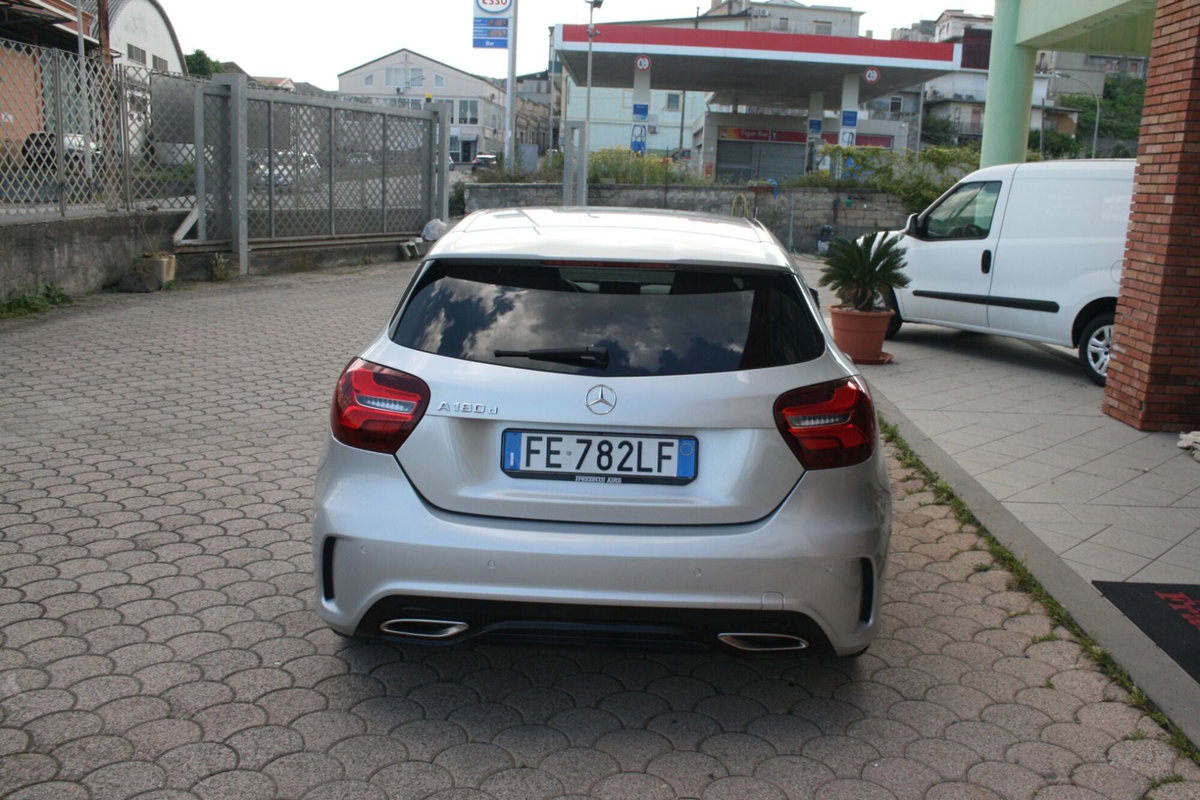 Mercedes-Benz Classe A 180 d Automatic Premium (4)