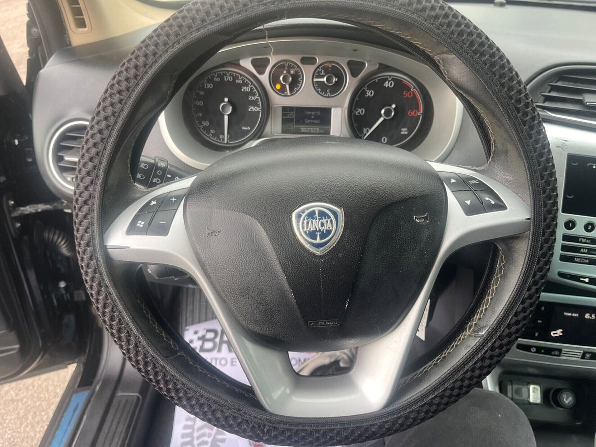 Lancia Delta 1.6 MJT DPF Oro (12)
