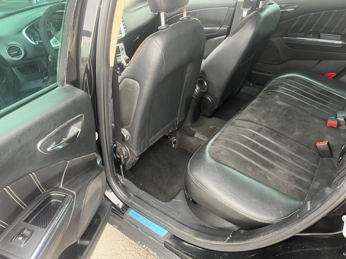 Lancia Delta 1.6 MJT DPF Oro (16)