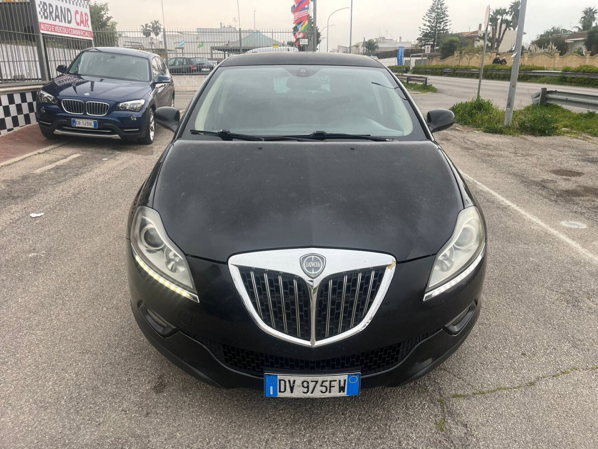 Lancia Delta 1.6 MJT DPF Oro (2)