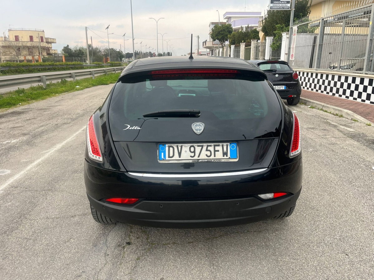 Lancia Delta 1.6 MJT DPF Oro (6)