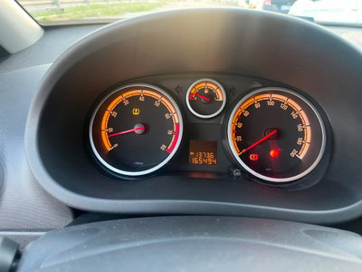 Opel Corsa 1.2 85CV 5 porte GPL-TECH Edition (13)