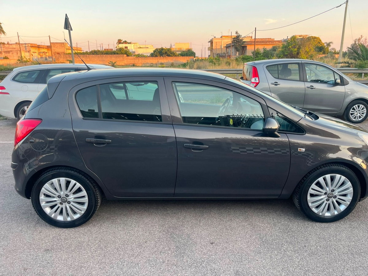 Opel Corsa 1.2 85CV 5 porte GPL-TECH Edition (4)
