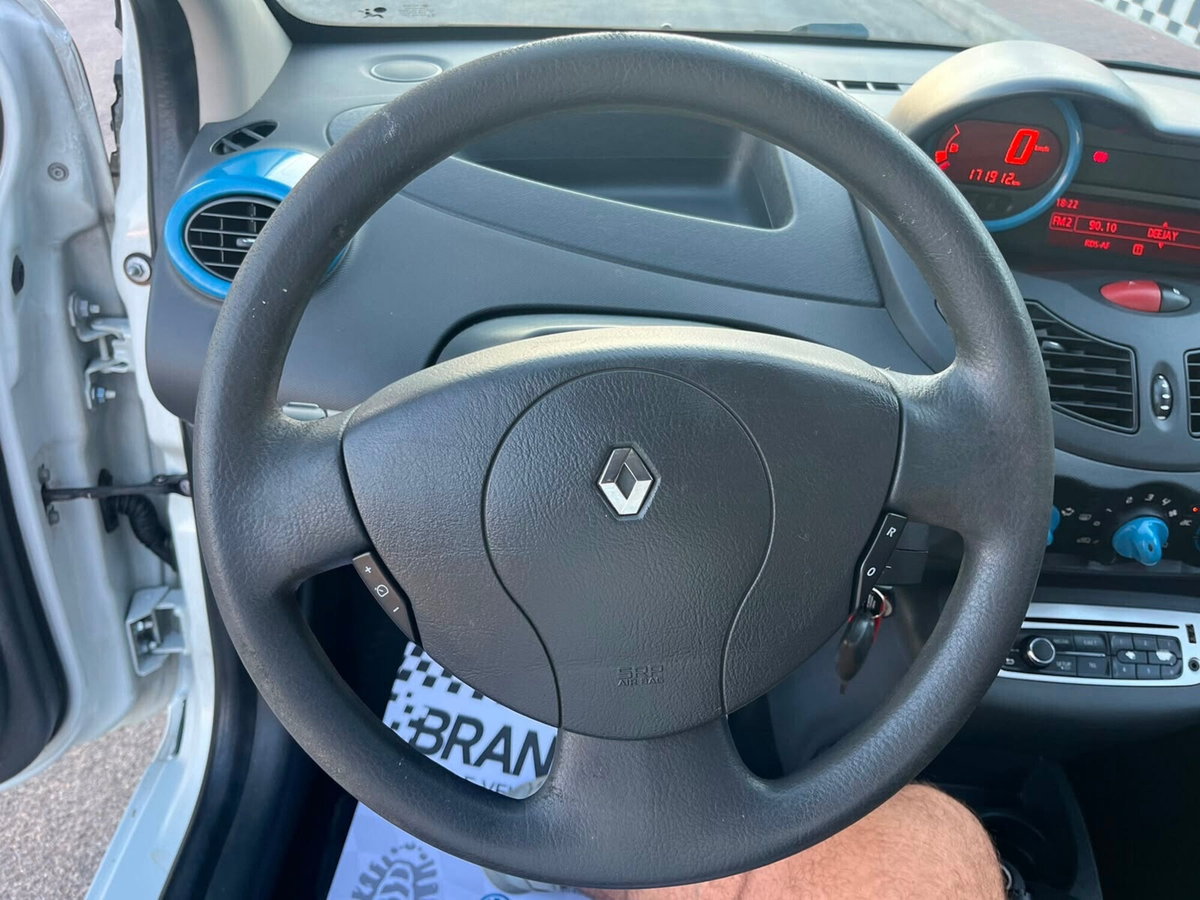 Renault Twingo 1.2 16V Live (11)