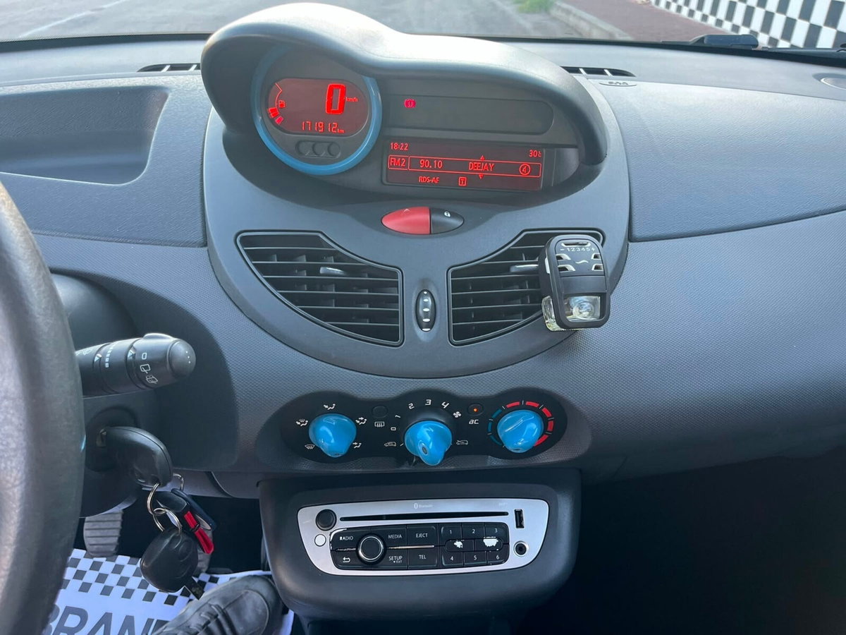 Renault Twingo 1.2 16V Live (12)