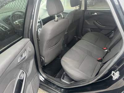 Ford Focus Station Wagon 1.6 TDCi 115 CV SW Titanium (16)