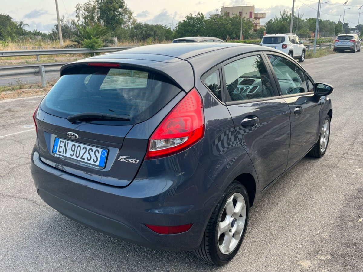 Ford Fiesta 1.4 5 porte Bz.- GPL Titanium (5)