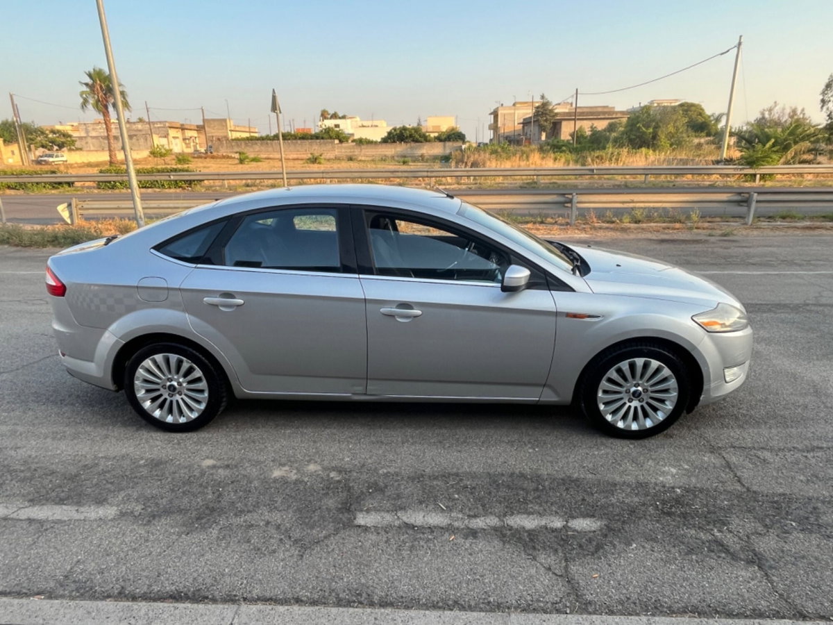 Ford Mondeo 2.0 TDCi 140 CV 5 porte Titanium DPF (4)