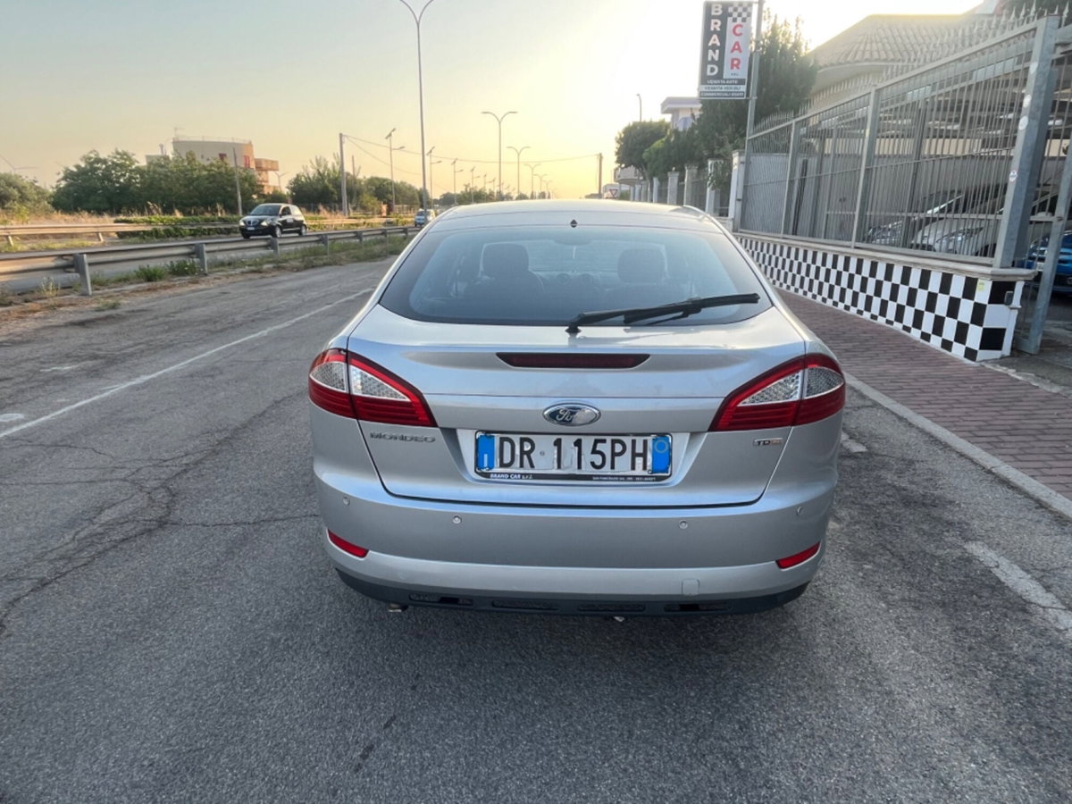 Ford Mondeo 2.0 TDCi 140 CV 5 porte Titanium DPF (6)