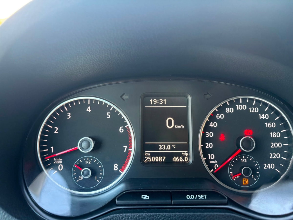 Volkswagen Polo 1.6 5 porte Highline BiFuel (13)
