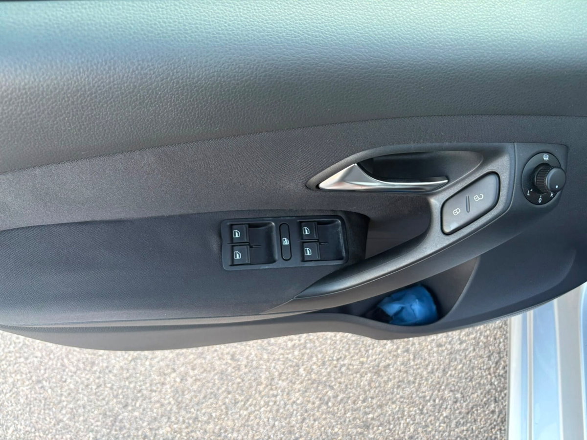 Volkswagen Polo 1.6 5 porte Highline BiFuel (9)