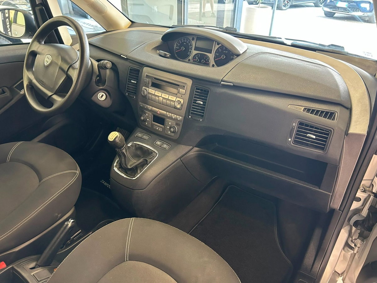 Lancia Musa 1.3 Mjt 95 CV DFN Gold (12)
