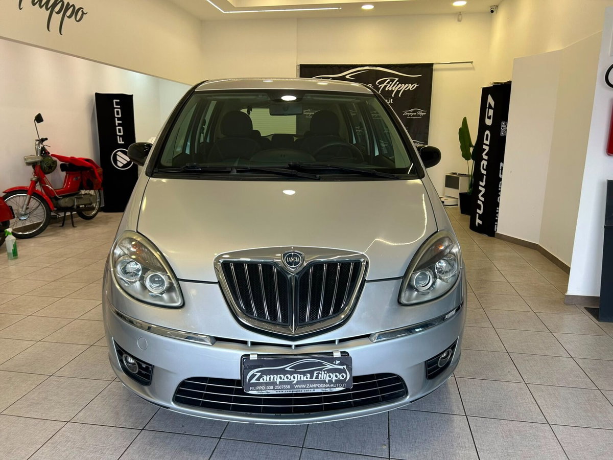 Lancia Musa 1.3 Mjt 95 CV DFN Gold (2)