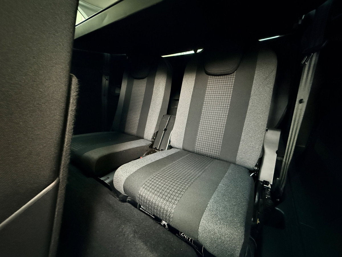 Peugeot 5008 BlueHDi 130 S&S EAT8 Allure (9)