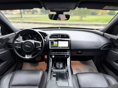 Jaguar XE 2.0 D 180 CV AWD aut. Prestige (11)