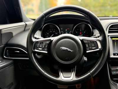 Jaguar XE 2.0 D 180 CV AWD aut. Prestige (16)