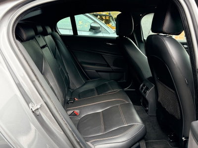 Jaguar XE 2.0 D 180 CV AWD aut. Prestige (9)