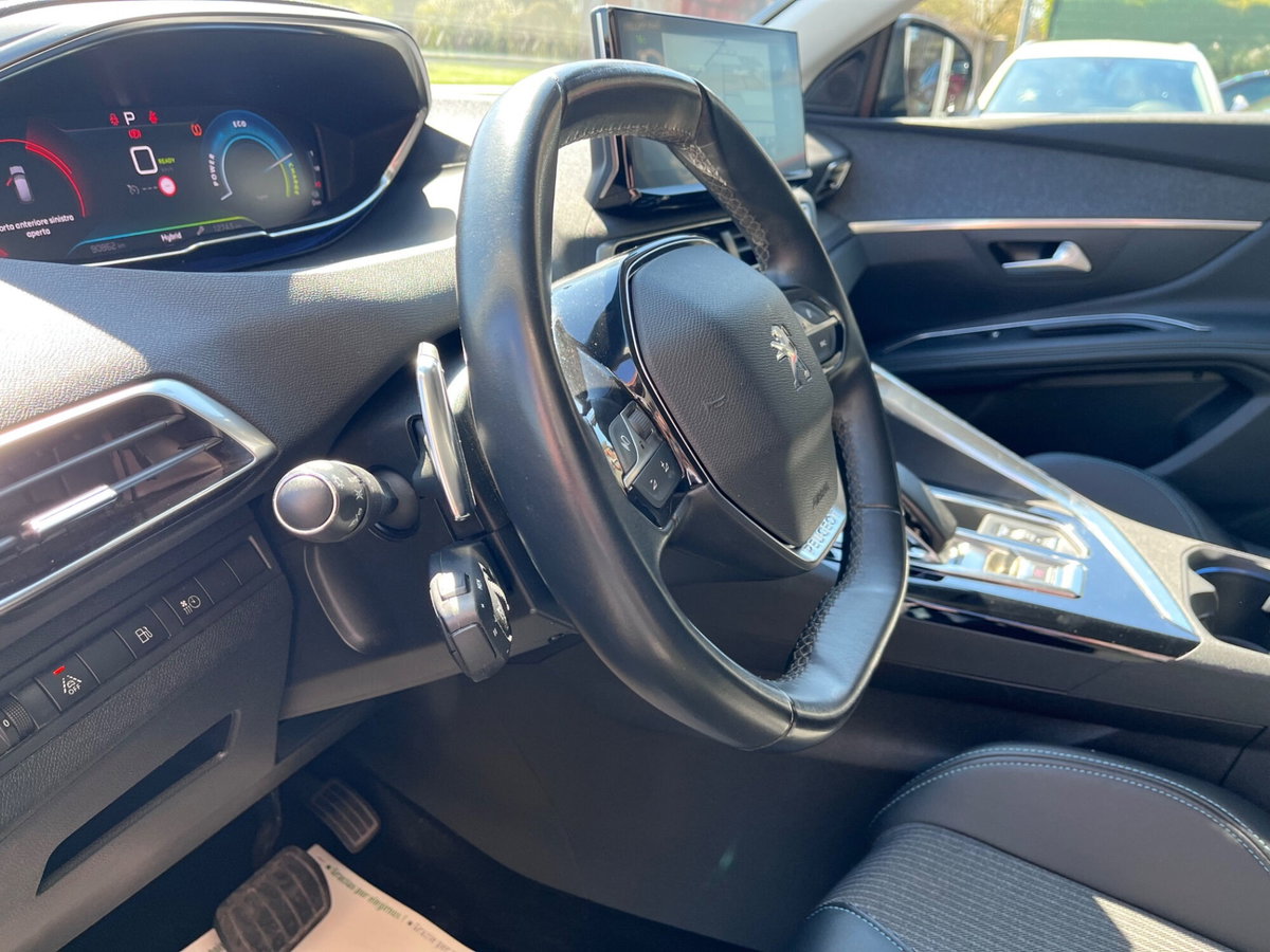 Peugeot 3008 Hybrid 225 e-EAT8 Allure (12)