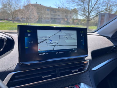 Peugeot 3008 Hybrid 225 e-EAT8 Allure (14)