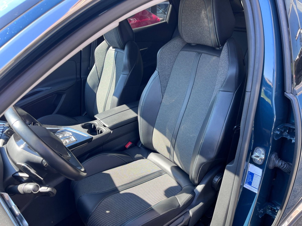 Peugeot 3008 Hybrid 225 e-EAT8 Allure (7)
