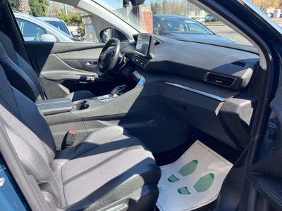 Peugeot 3008 Hybrid 225 e-EAT8 Allure (9)