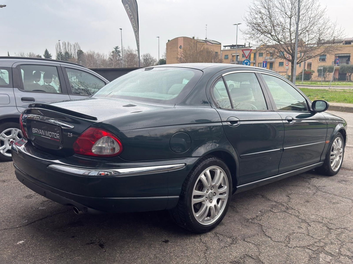 Jaguar X-Type 2.5 V6 24V cat Executive (5)