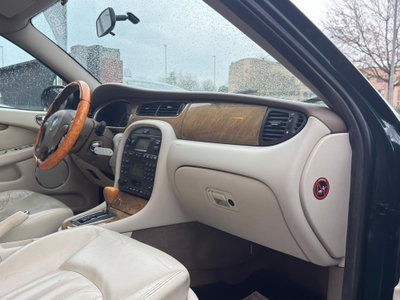 Jaguar X-Type 2.5 V6 24V cat Executive (9)