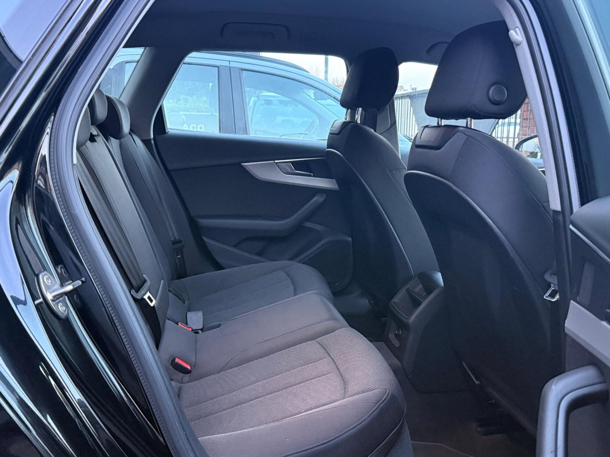 Audi A4 Avant 30 TDI/136 CV S tronic Business Advanced (10)