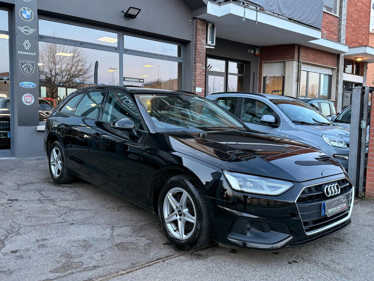 Audi A4 Avant 30 TDI/136 CV S tronic Business Advanced (6)
