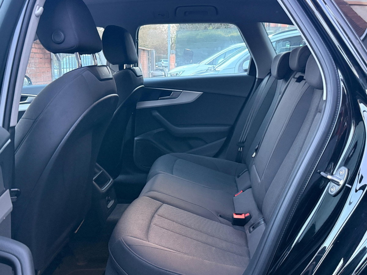 Audi A4 Avant 30 TDI/136 CV S tronic Business Advanced (9)