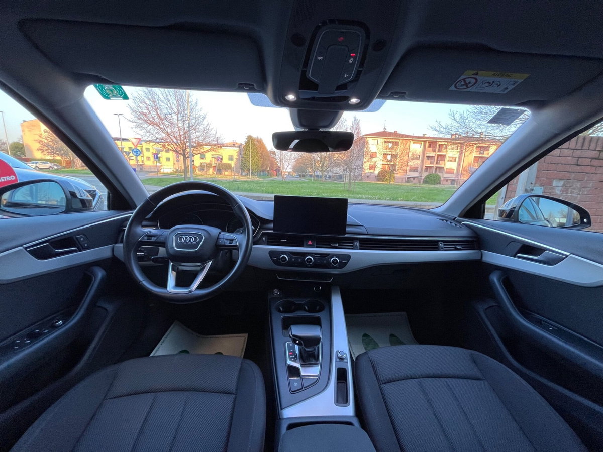 Audi A4 Avant 30 TDI/136 CV S tronic Business Advanced (11)
