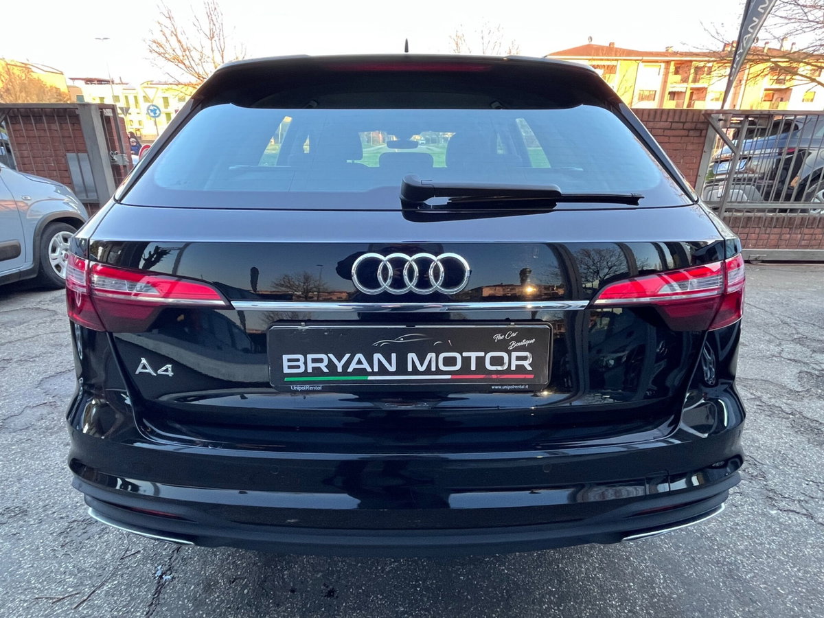 Audi A4 Avant 30 TDI/136 CV S tronic Business Advanced (4)