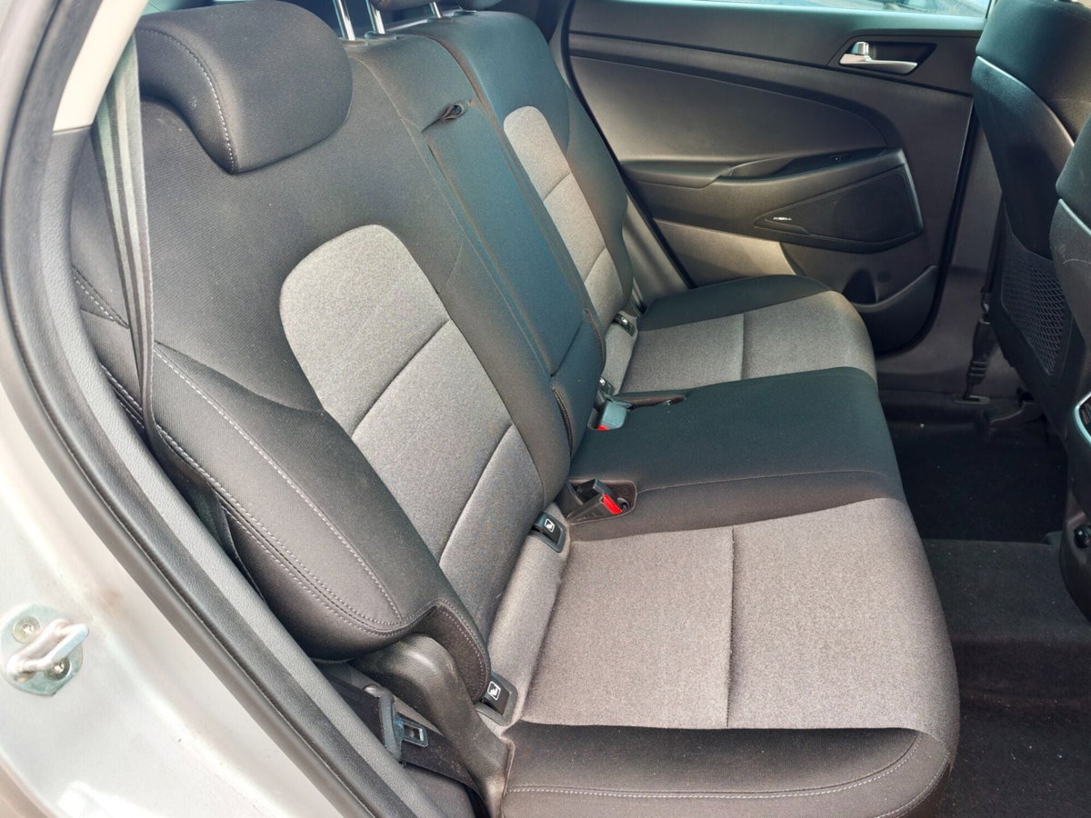 Hyundai Tucson 1.6 crdi Exellence Lounge Pack 2wd (14)