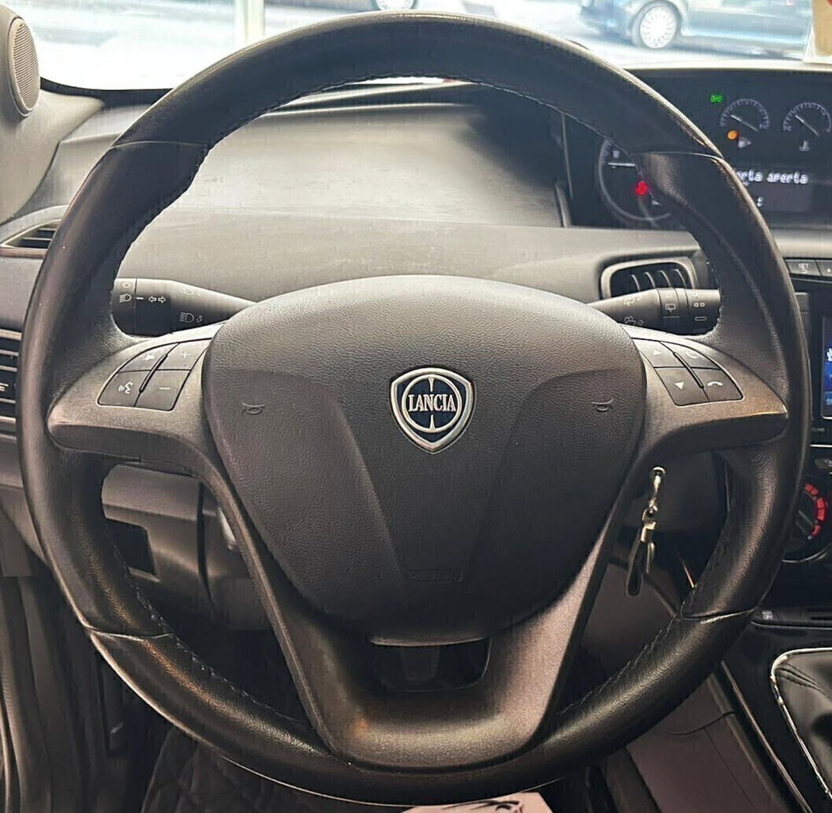 Lancia Ypsilon 1.3 MJT 16V 95 CV 5 porte S&S Silver (17)